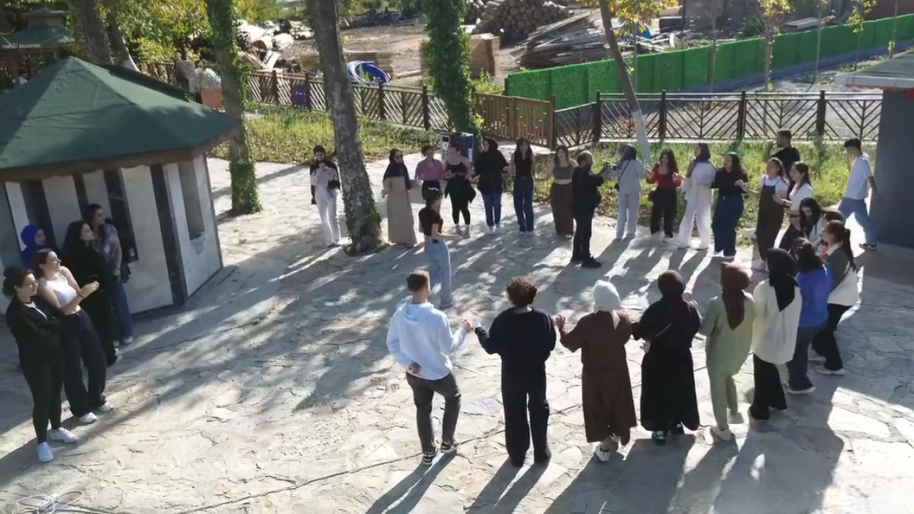Türkeli MYO öğrencileri tanışma etkinliğinde buluştu