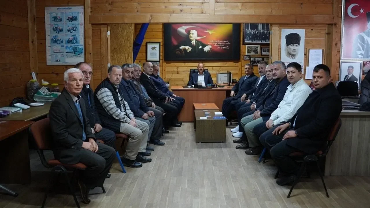 Vali Özarslan Muhtarlar Derneğini ziyaret etti