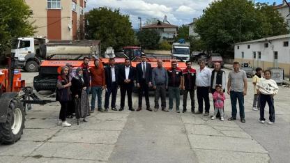 Yedi çiftçiye balya yapma makinesi dağıtıldı