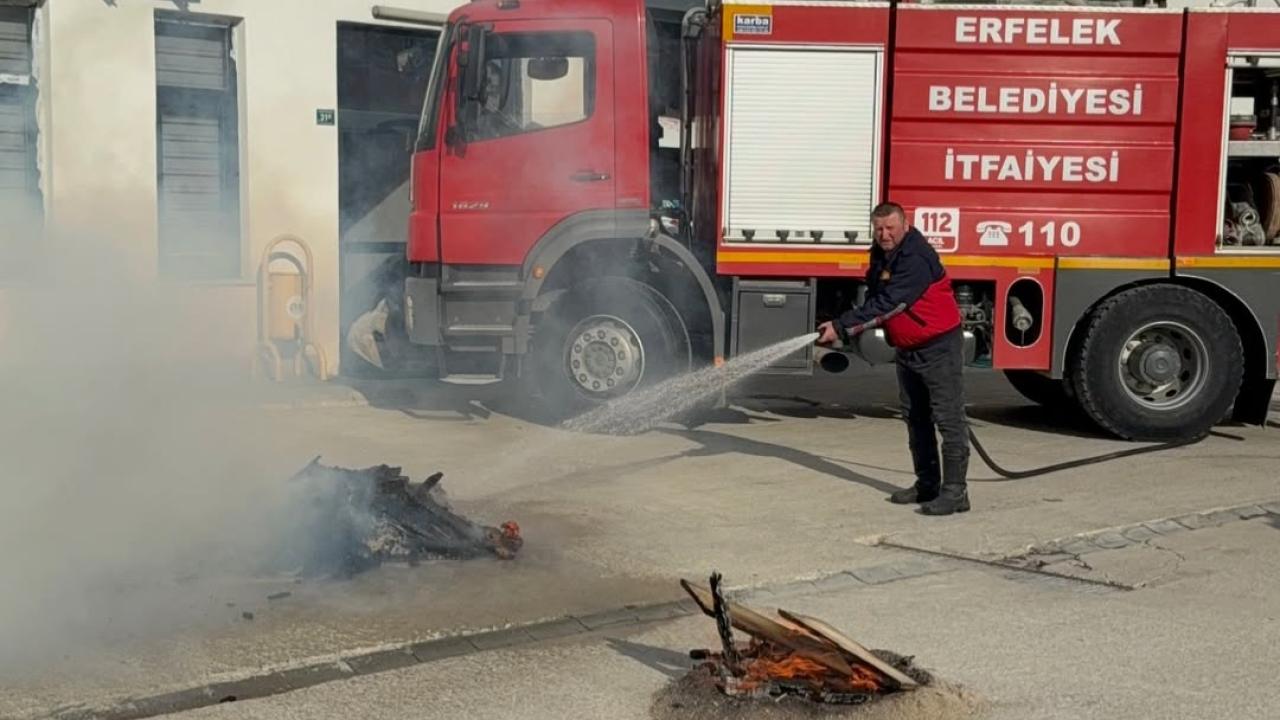 Erfelek’te sağlık personeline uygulamalı yangın eğitimi