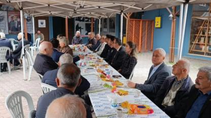 Gerze'de emekli öğretmenler onuruna özel yemek