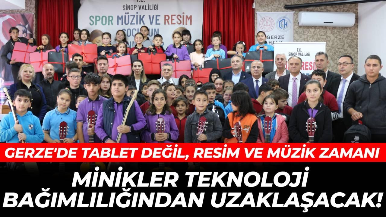 Gerze&#039;de öğrencilere spor, resim ve müzik malzemeleri dağıtıldı