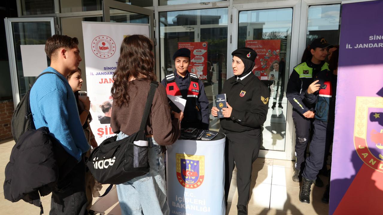 KADES ve farkındalık stantları öğrencilerle buluştu