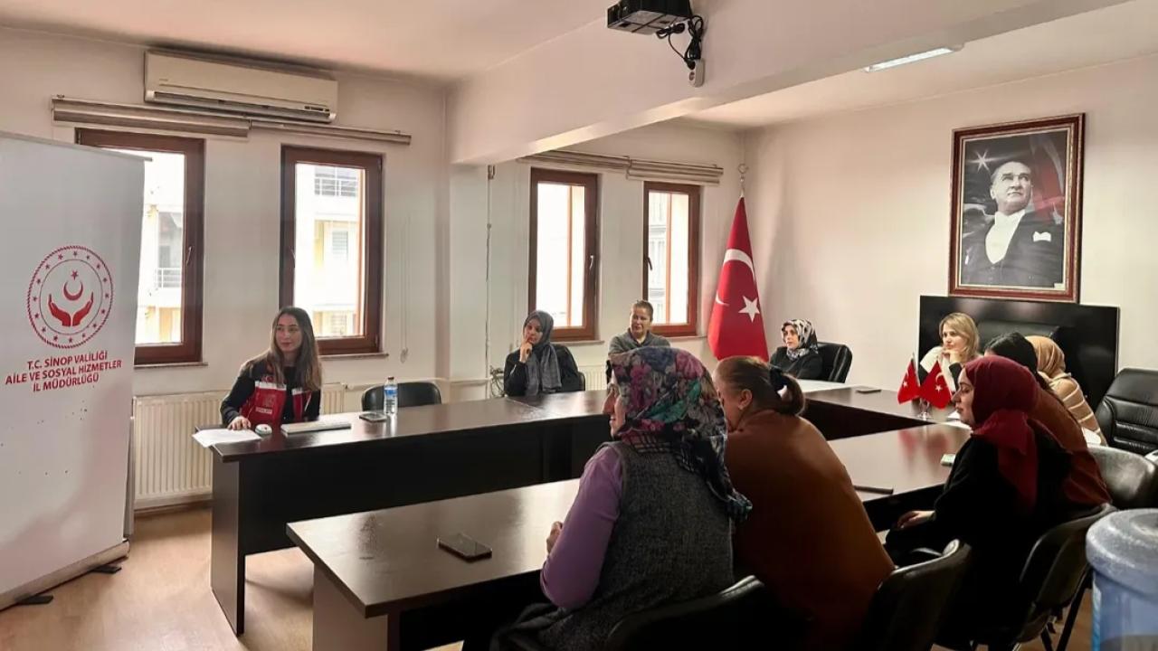 Kaymakamlık personeline koruyucu aile bilgilendirmesi