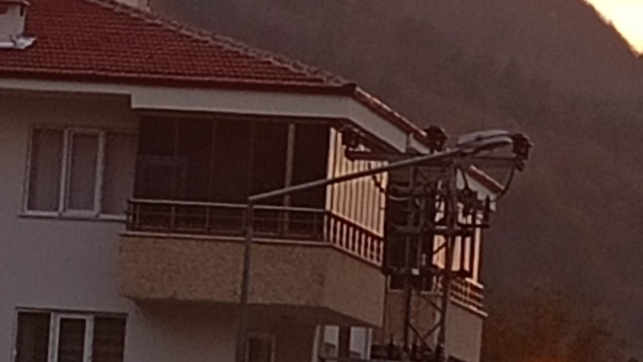 Lambası yanmayan sokak tehlike saçıyor