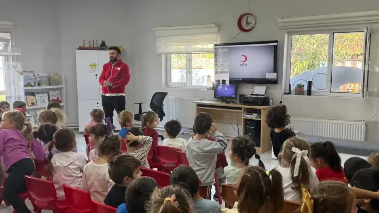 Minikler Kızılay&#039;ı yakından tanıdı