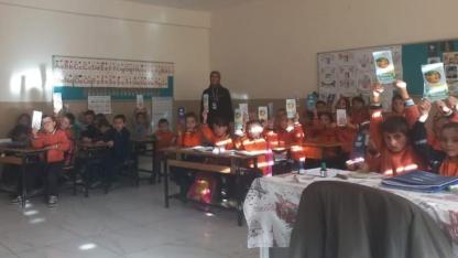 Öğrencilere sağlıklı beslenme ve hijyen anlatıldı