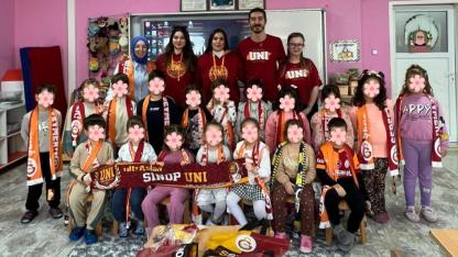 Sinop ultrAslan UNI’den miniklere sürpriz ziyaret