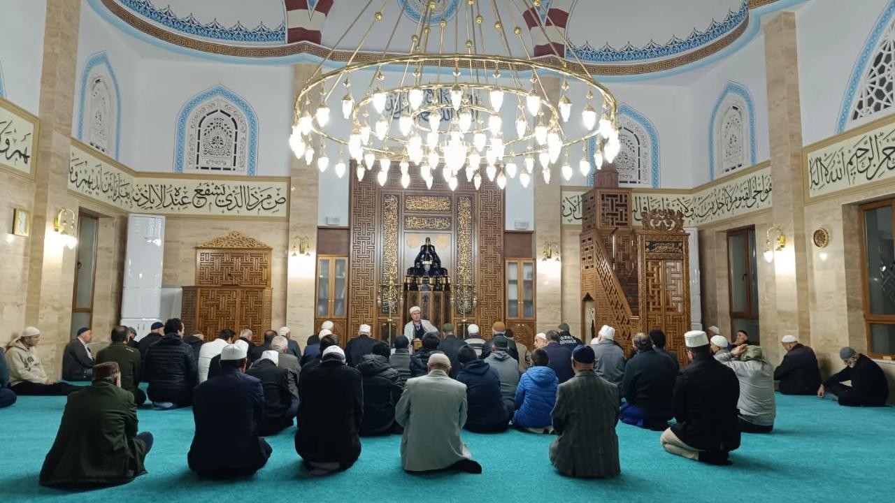 Sabah namazında buluştular