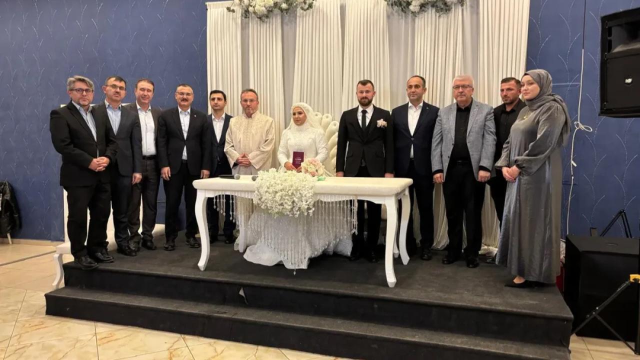 Şen ve Kartal aileleri evlilikle bütünleşti