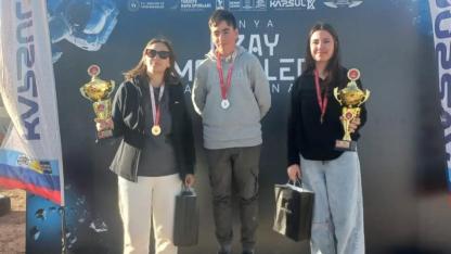 Sinoplu gençler şampiyonaya damga vurdu