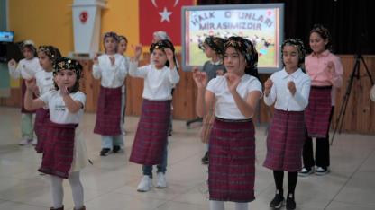 Sinop'ta halk oyunlarıyla kültürel miras geleceğe taşınıyor