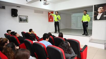 Sinop'ta lise öğrencilerine trafik eğitimi