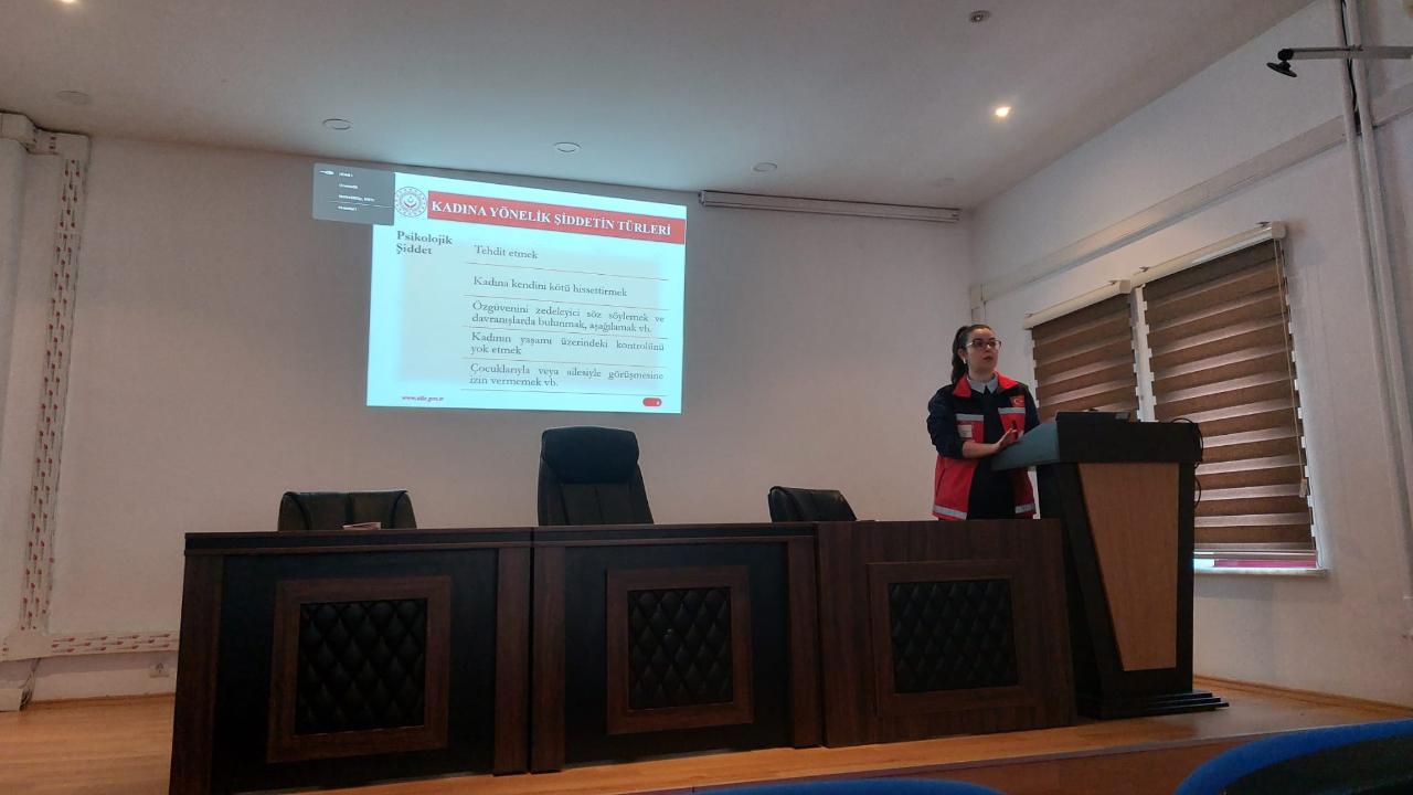 Sinop’ta şiddetle mücadele farkındalık eğitimleri devam ediyor