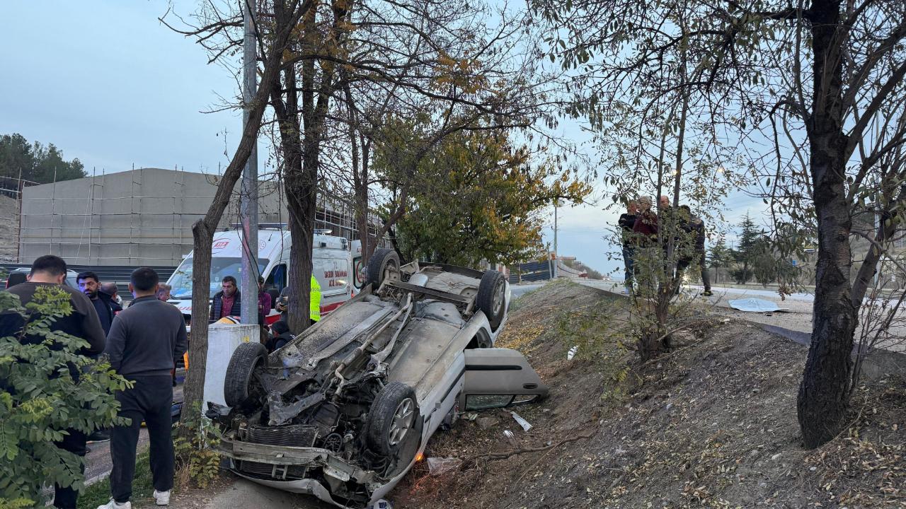 Takla atan otomobil hurdaya döndü: 1 yaralı