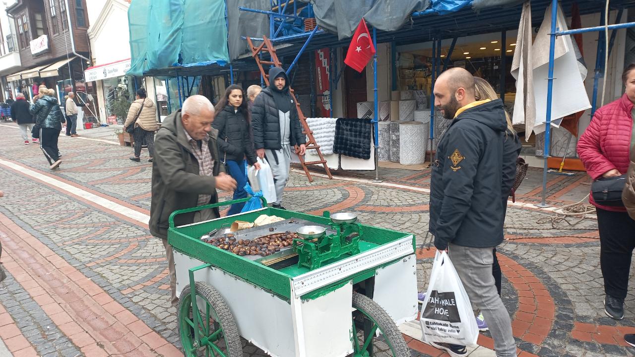 Yarım asırdır geçimini Sinop Kestanesi ile sağlıyor!