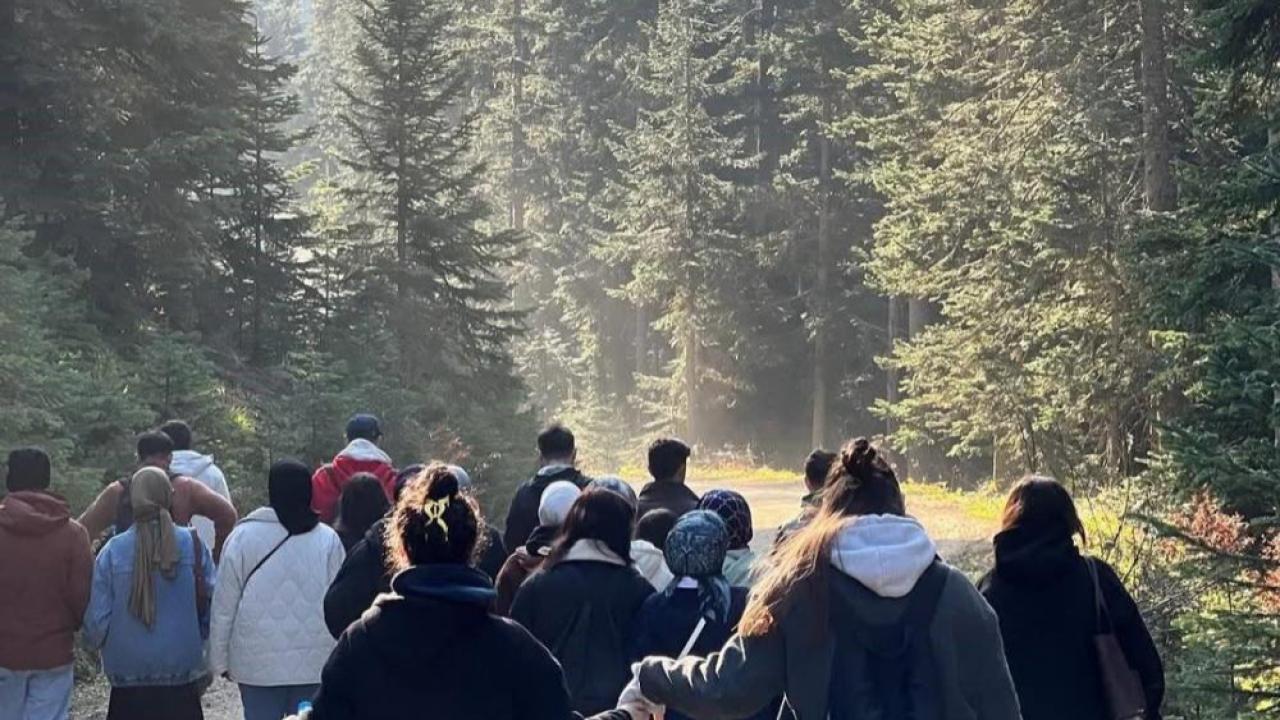 Yürüdüler, eğlendiler, temizlediler