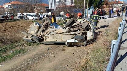 İki aracın çarpıştığı kazada yaşlı sürücü hayatını kaybetti