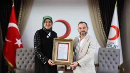 Almanya'daki Türkelililerden Türk Kızılay'a anlamlı destek