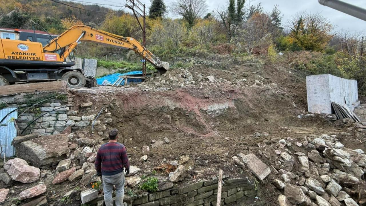 Ayancık’ta altyapı çalışmaları aralıksız sürüyor