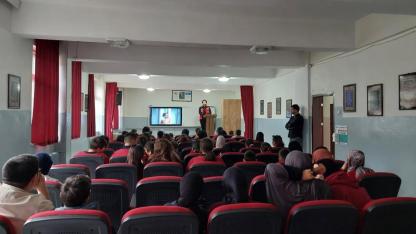 Ayancık'ta öğrencilere dijital güvenlik eğitimi