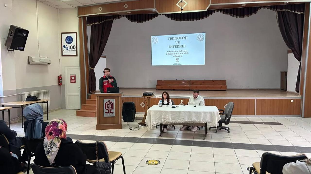 Ayancık’ta velilere LGS semineri