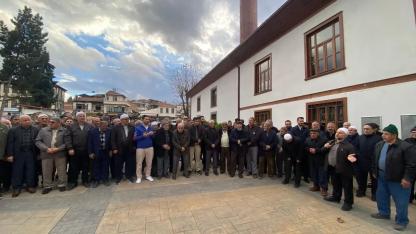 Boyabat’ta 43 kişilik umre kafilesi dualarla uğurlandı