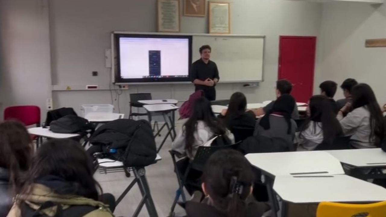 Boyabat&#039;ta öğrenciler sosyal medya uzmanlığına ilk adımı attı