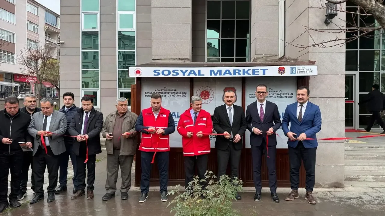 Boyabat'ta Sosyal Market hizmete girdi