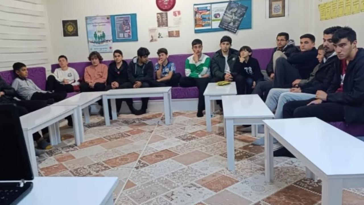 Gerze'de Mevlana’nın öğretileri genç nesle aktarıldı