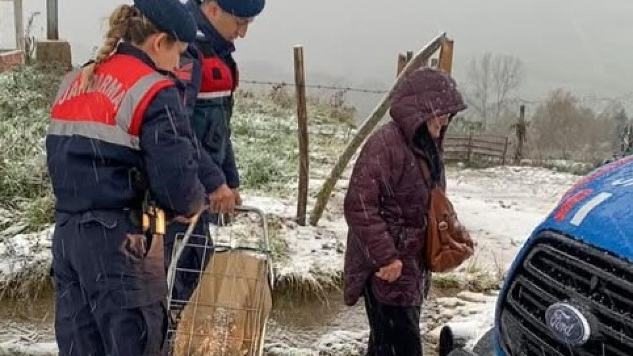 Jandarma mahsur kalanlara umut oldu