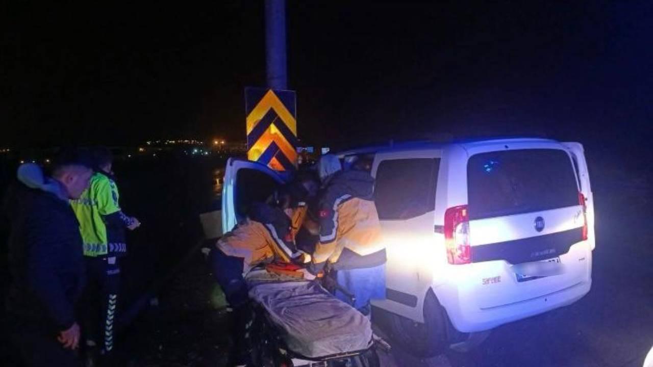 Kontrolden çıkan araç bariyere çarptı