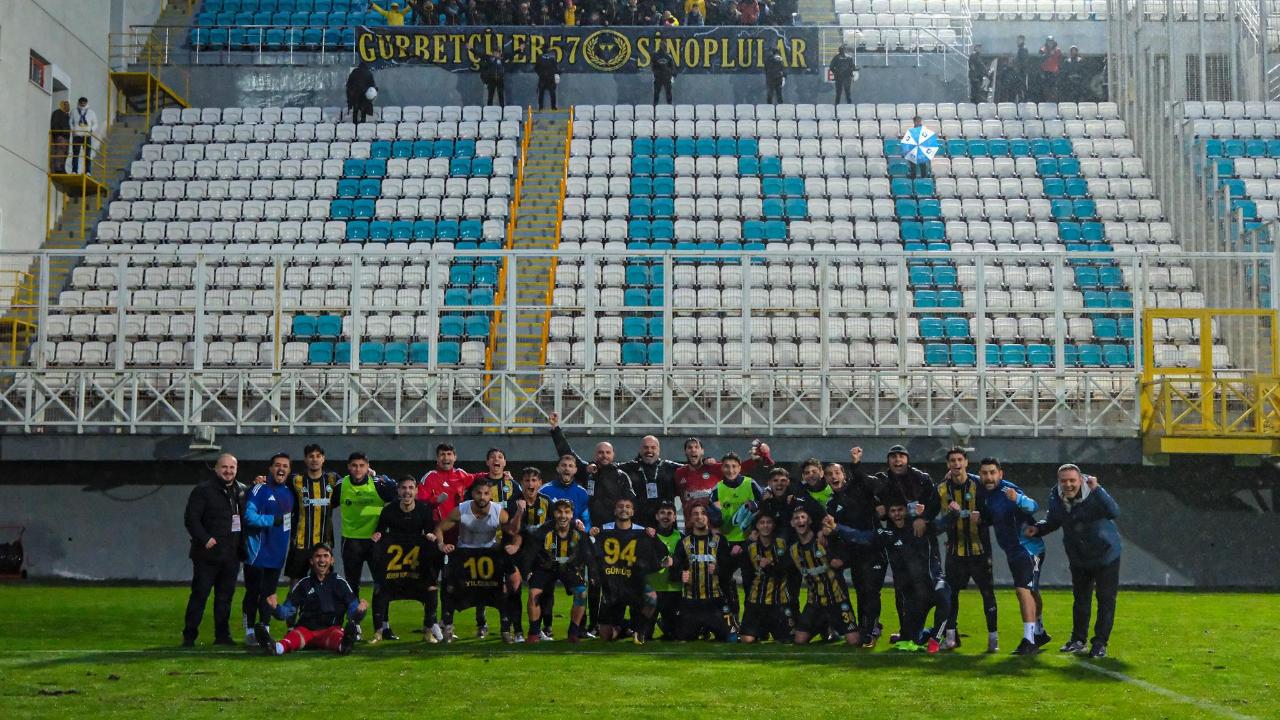 Küçükçekmece Sinopspor&#039;dan kritik galibiyet