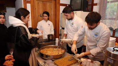 Özbek pilavı ve Balkan helvası aynı sofrada buluştu
