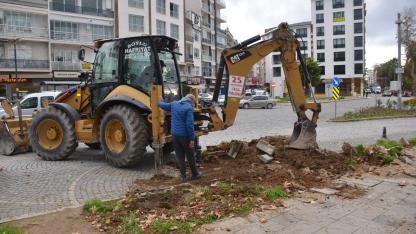 Sinop'ta kaldırımlar kırılarak yola dahil ediliyor
