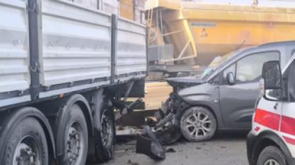 Sinop’ta kaza: Araç tırla çarpıştı