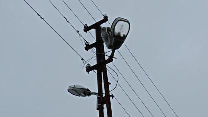 Açıkta kalan lambaya acil müdahale çağrısı