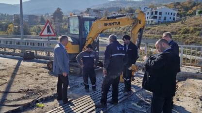 Sinop’ta köprü derz yenileme çalışmaları planlanan takvimde ilerliyor