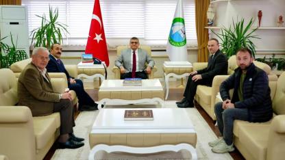 Sait Eken ve beraberindeki heyet, Sinop Valisi Özarslan’ı ziyaret etti