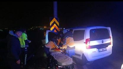 Kontrolden çıkan araç bariyere çarptı