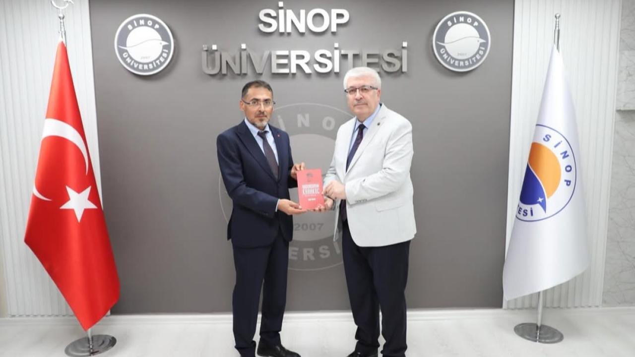 Prof. Dr. Enderhan Karakoç’tan Rektör Taşdemir’e Ziyaret