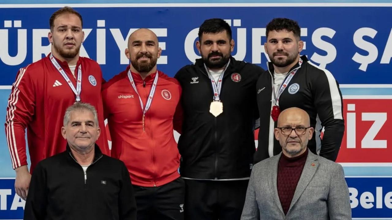 Sinoplu pehlivan Gaziantep’ten madalya ile döndü