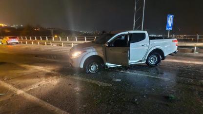 Sinop'ta kontrolden çıkan otomobil refüje çarptı