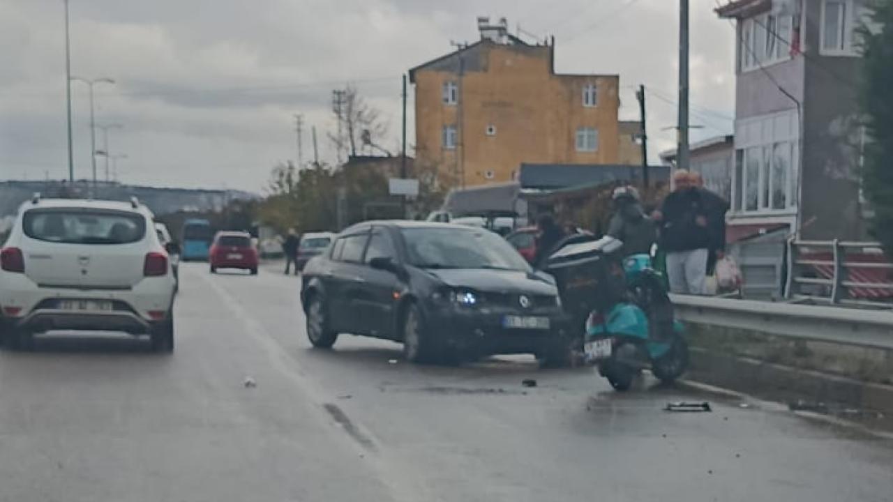 Sinop&#039;ta korkutan kaza: Kontrolden çıkan otomobil bariyerlere çarptı
