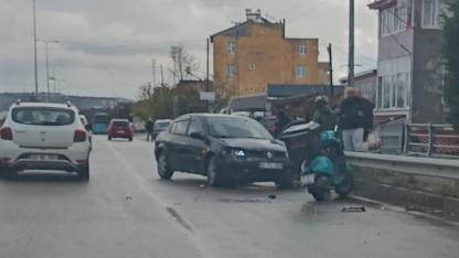 Sinop'ta korkutan kaza: Kontrolden çıkan otomobil bariyerlere çarptı