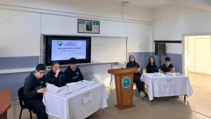 Sinop’ta öğrenciler “Savaş ve Eğitim” konusunu münazarada tartıştı