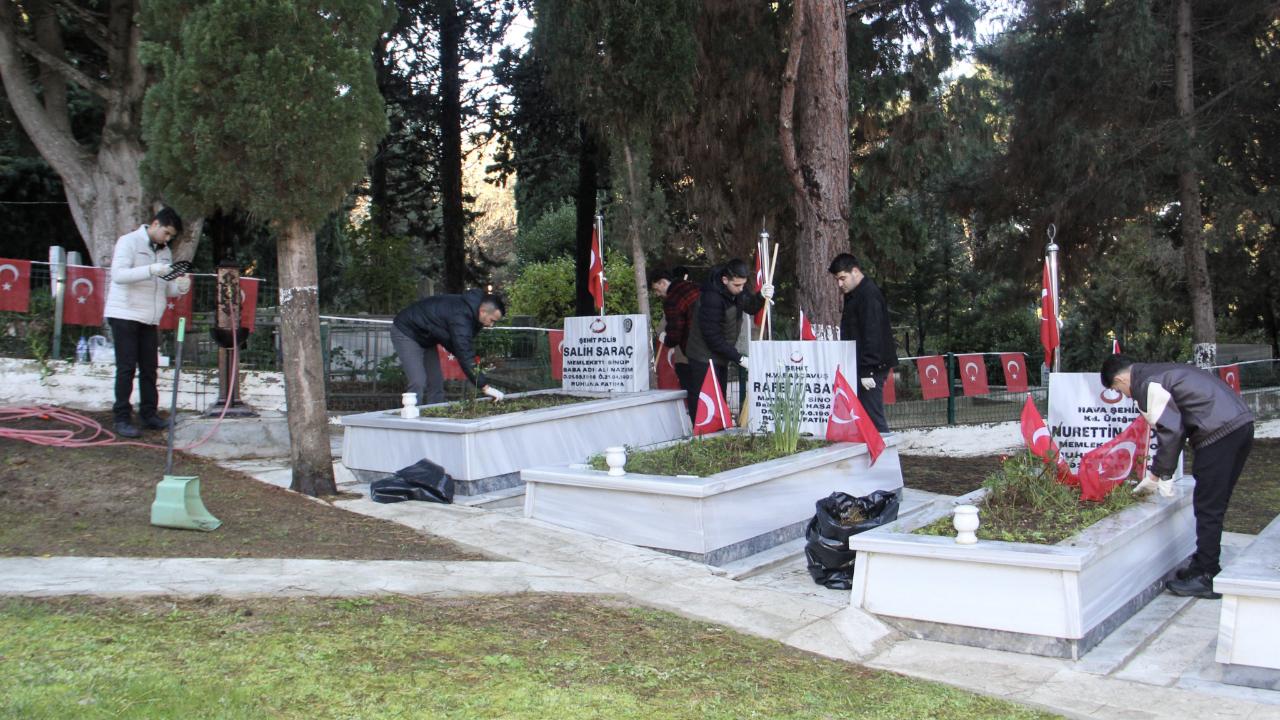 Sinop’ta öğrencilerden şehitlere vefa