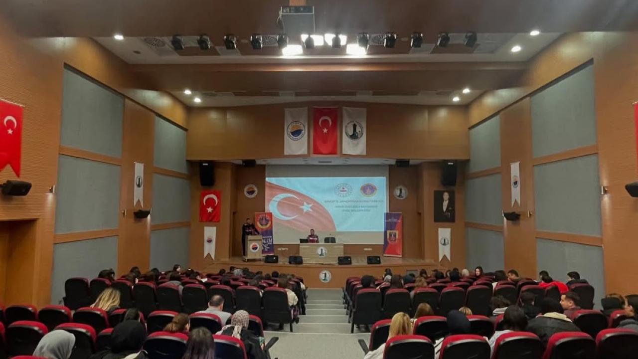 Sinop’ta üniversite öğrencilerine siber güvenlik eğitimi
