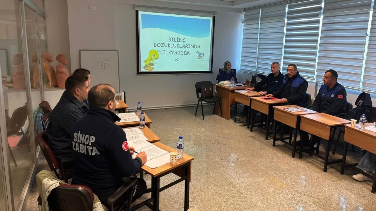 Sinop’ta zabıta personeline ilk yardım ve OED eğitimi