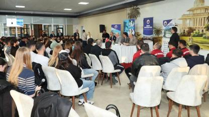 SNÜ'de gençlerin sesine kulak verildi